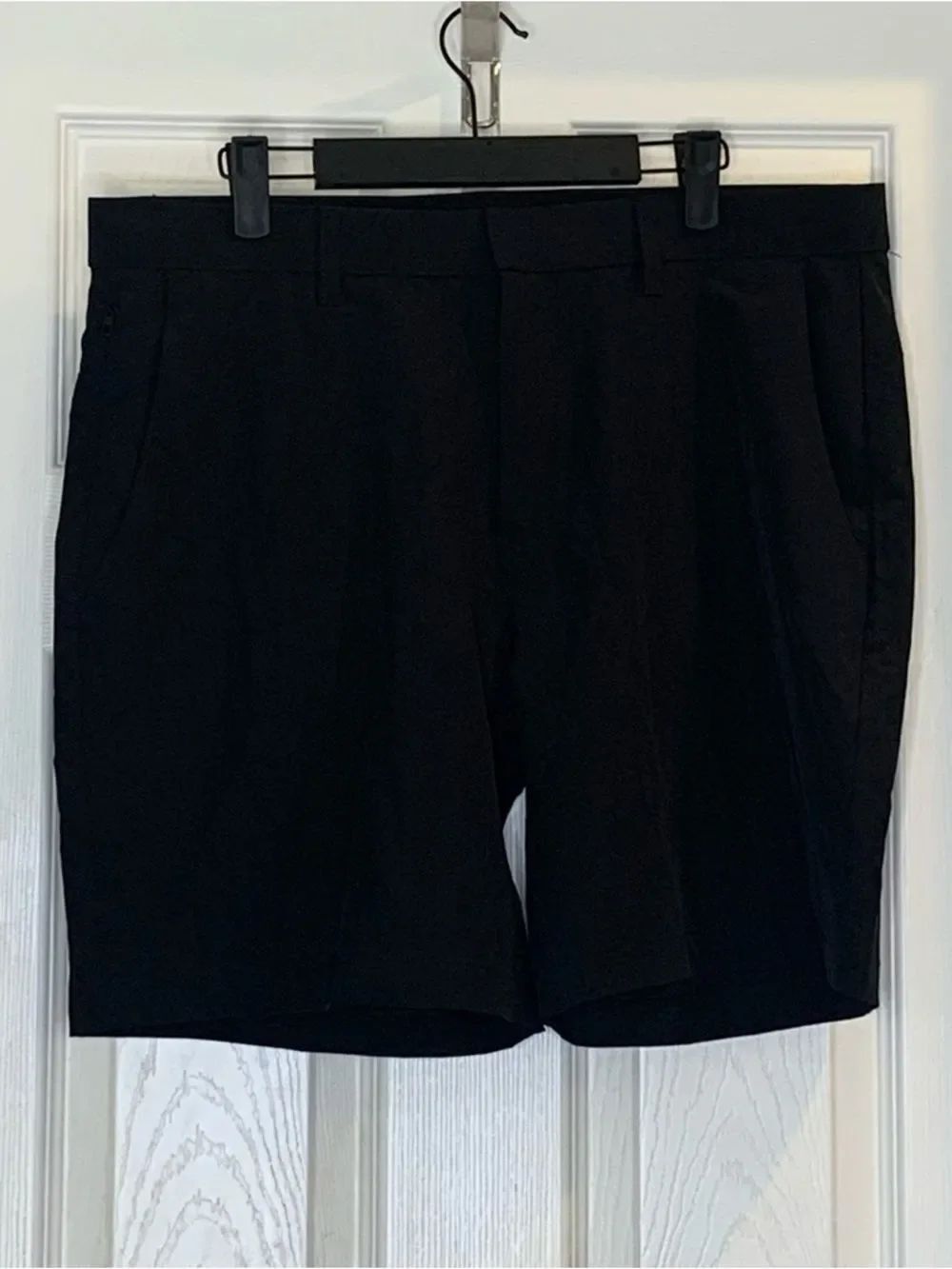 Fabletics The Only Tech Short Black Size 36